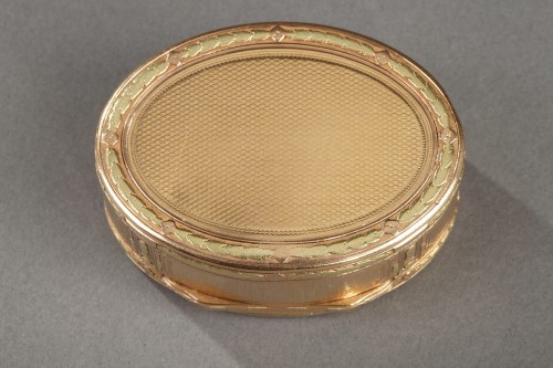 Antiquités - Louis XVI oval gold snuffbox