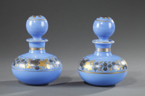 Paire de flacons en opaline bleue époque Restauration - Restauration - Charles X