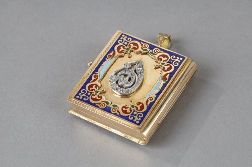 XIXe siècle - Pendentif porte Coran en or et email, XIXe siècle