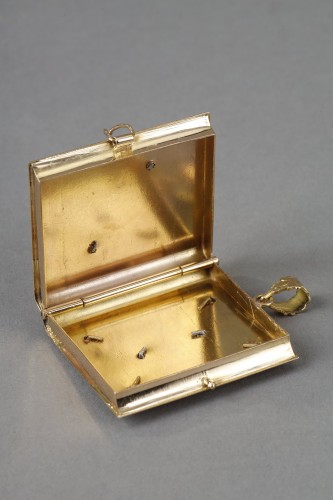 Antiquités - Pendentif porte Coran en or et email, XIXe siècle