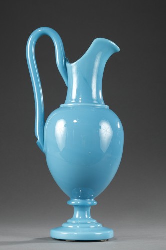 Verrerie, Cristallerie  - Aiguière en opaline bleu turquoise d'époque Charles X