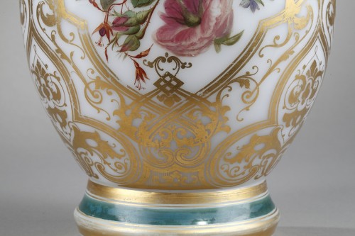 Vase en opaline émaillée d'époque Louis-Philippe - Ouaiss Antiquités