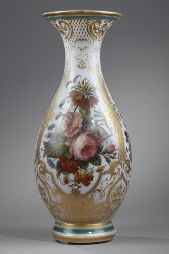 XIXe siècle - Vase en opaline émaillée d'époque Louis-Philippe