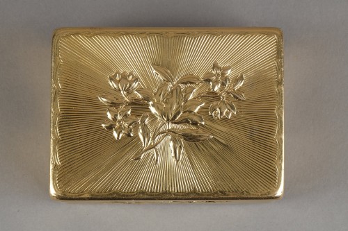 XVIIIe siècle - Tabatière rectangulaire en or, Louis XV de Julien Berthe