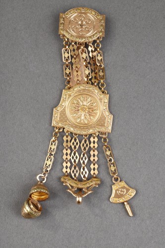 Antiquités - Three-gold chatelaine
