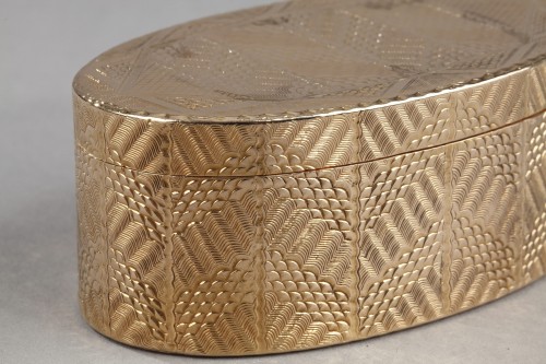 Objects of Vertu  - 18th century engine-turned gold snuff-box. 