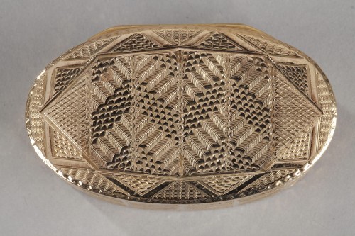 18th century engine-turned gold snuff-box.  - 