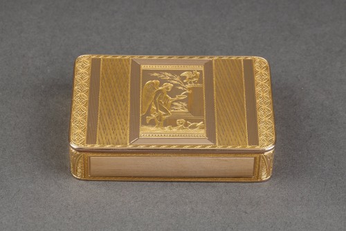 Objects of Vertu  - Gold snuffbox with an allegorical scene from the 19th century