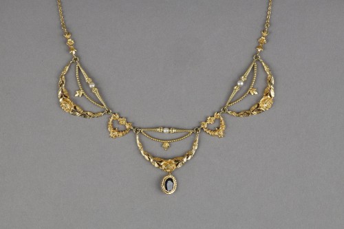 Art Nouveau gold, fine pearls and sapphir Necklace - Antique Jewellery Style Art nouveau