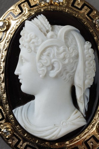 Broche pendentif camée cadre en or et diamants - Bijouterie, Joaillerie Style Napoléon III