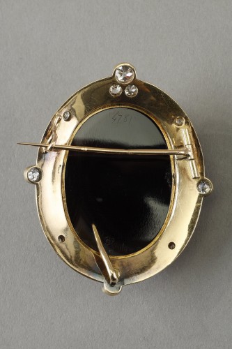 XIXe siècle - Broche pendentif camée cadre en or et diamants