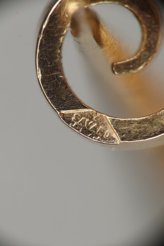 Antiquités - Broche pendentif camée cadre en or et diamants