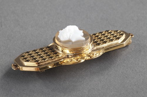 Antiquités - Broche camée agate et émail, XIXe siècle