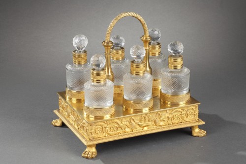 Cave a flacons de parfum en cristal et bronze dore, Charles X - Objets de Vitrine Style Restauration - Charles X