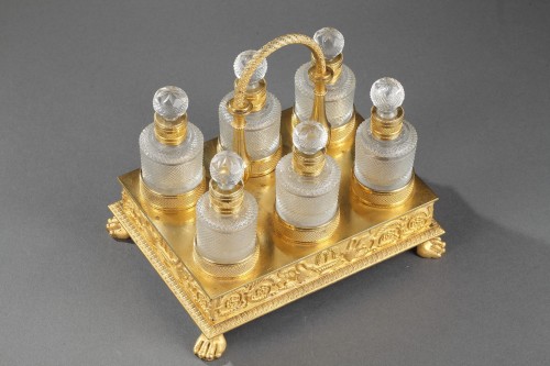 XIXe siècle - Cave a flacons de parfum en cristal et bronze dore, Charles X