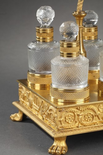 Restauration - Charles X - Cave a flacons de parfum en cristal et bronze dore, Charles X