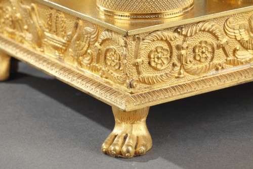 Antiquités - Cave a flacons de parfum en cristal et bronze dore, Charles X