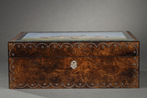 XIXe siècle - Nécessaire à couture en loupe d'amboine, or nacre et acier d'époque Charles X