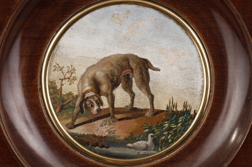 Micromosaique représentant un chien et canard d'après Gioacchino Barberi - Objets de Vitrine Style Empire