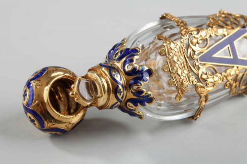 conical flask with enameled gold mounts - Objects of Vertu Style 