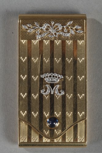 Gold Case with Diamonds and Sapphire  Early 20th Century - Antique Jewellery Style 