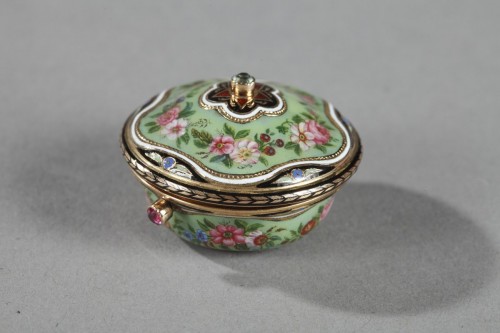 Objects of Vertu  - Vinaigrette in gold and enamel with precious stone Mid 19th century