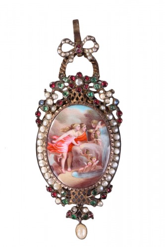 Pendentif " La fontaine de l'Amour" en vermeil, émail, perles et pierres fines