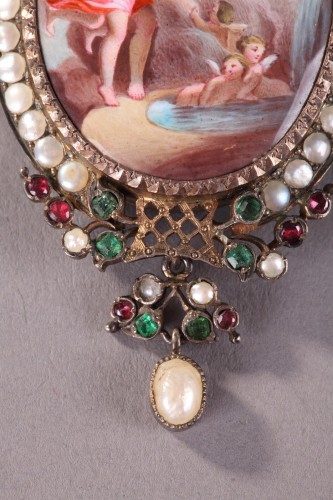 XIXe siècle - Pendentif " La fontaine de l'Amour" en vermeil, émail, perles et pierres fines