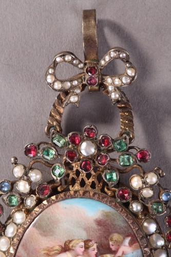 Pendentif " La fontaine de l'Amour" en vermeil, émail, perles et pierres fines - 