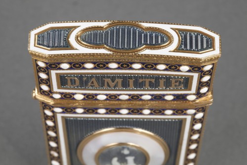 Antiquités - Carnet de bal en or, émail XVIIIe siècle