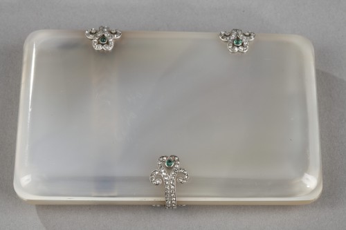 Bijouterie, Joaillerie  - Etui Art Déco en agate, or, diamants, émeraudes