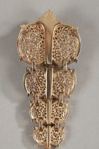 Chatelaine en or et émail signée Modeste Anquetin - Ouaiss Antiquités