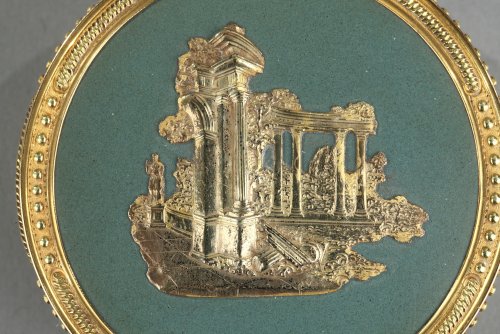 Objets de Vitrine Coffret & Nécessaire - Boite en poudre d'écaille teinté et or époque Louis XVI.