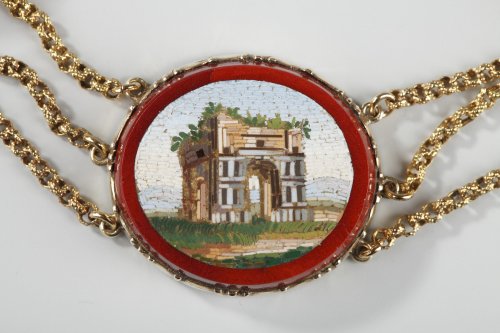 Antiquités - Gold necklace with micomosaic