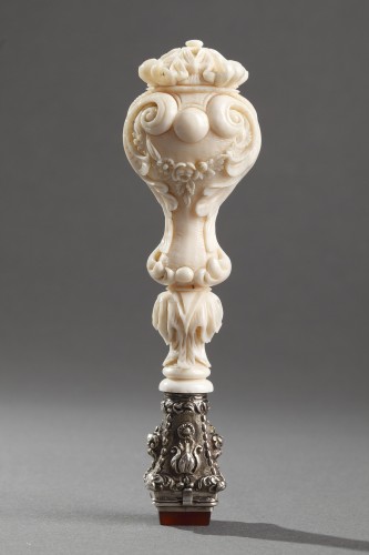 Sceau en argent, ivoire de Dieppe et agate XIXe siècle - Objets de Vitrine Style Restauration - Charles X
