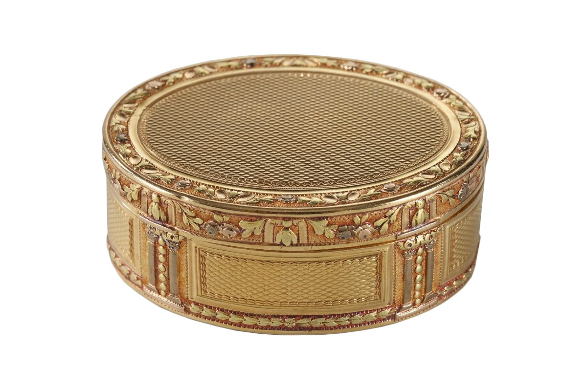 A Beautiful Three Colour Gold Oval Snuff Box