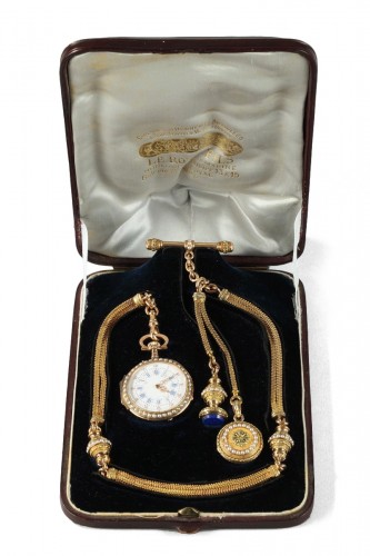 Chatelaine Le Roy & Fils Palais Royal, milieu du XIXe siècle