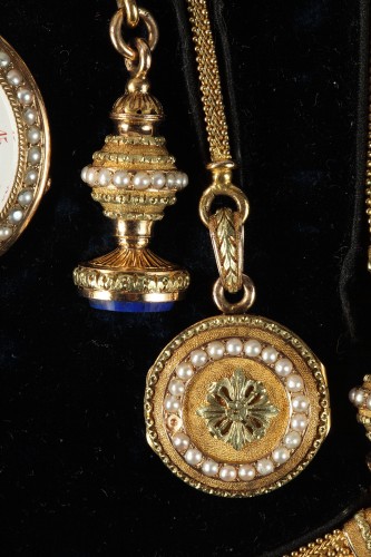 Chatelaine Le Roy & Fils Palais Royal, milieu du XIXe siècle - Ouaiss Antiquités