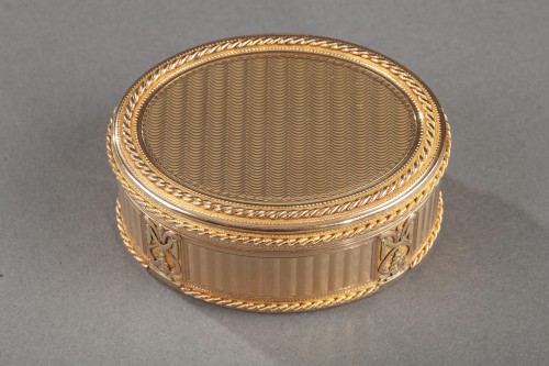 Boite ou tabatière en or du XVIIIe siècle - Ouaiss Antiquités
