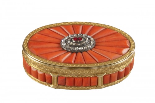 Tabatière en or, corail, pierres fines, diamants XIXe siècle