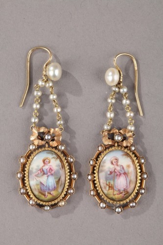 Paire de boucle d'oreilles en or, émail, perle et nacre Napoléon III - Napoléon III