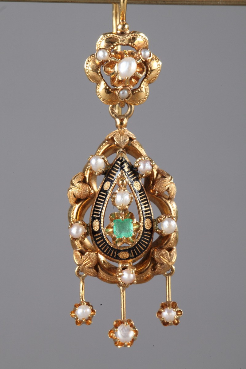 Pair of Gold, Enamel, Pearl, and Emerald Earrings - Ref.66306
