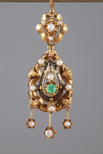Paire de boucle d'oreilles en or, émail, perles et émeraudes Napoléon III - Bijouterie, Joaillerie Style Napoléon III