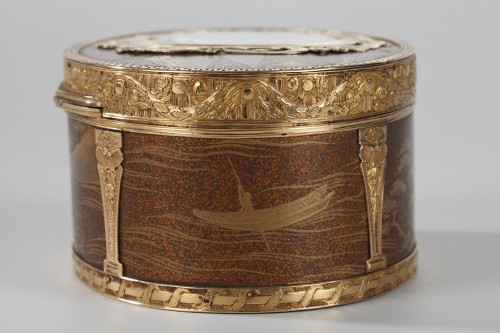 Gold snuff Box Lacquer with miniature on ivory - Louis XV