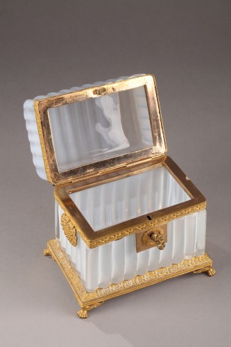 Coffret en opaline blanche Epoque Charles X - Verrerie, Cristallerie Style Restauration - Charles X