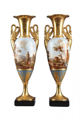Grande paire de vases fuseau en Porcelaine de Paris Epoque Empire