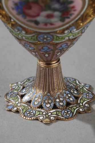 A gold and enamel Zarf - 