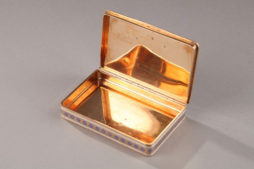 Rectangular late 18th century enamelled gold box. - 