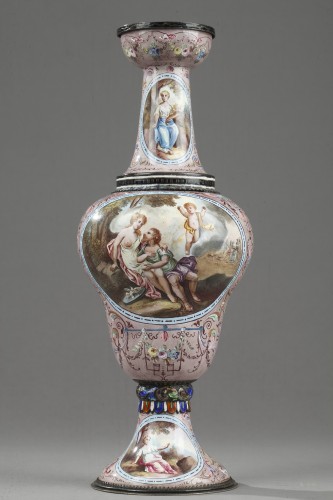 Vase en argent et émail de Vienne Hermann BÖHM - Argenterie et Orfèvrerie Style 