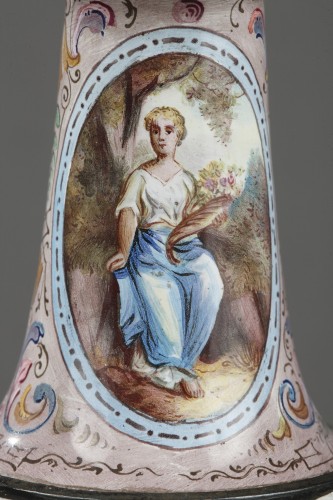 Antiquités - Vase en argent et émail de Vienne Hermann BÖHM